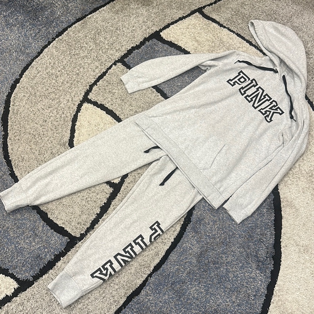 PINK VICTORIAS SECRET, SMALL, GREY SWEAT SET